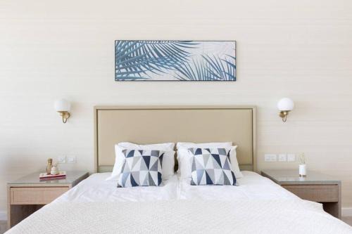 Palm Jumeirah Apartment | Palm Tower St. Regis Amazing view high-end Studio