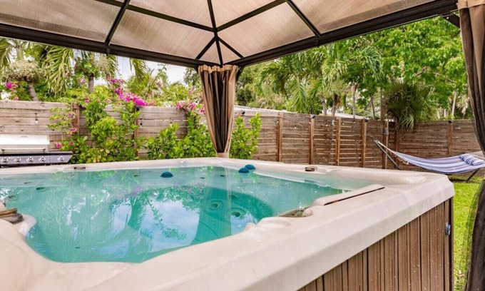 Dania Beach House | Palm Tree Paradise in Dania Beach