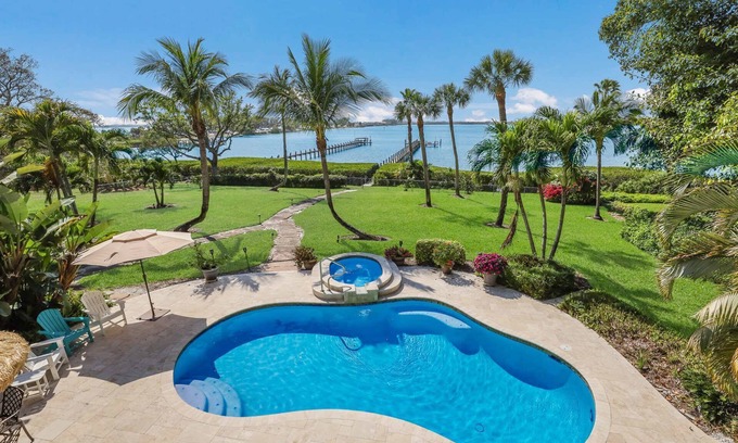 Bradenton House | Palma Sola Bay House! Private Dock, Heated Pool/Spa, Game Room & More!