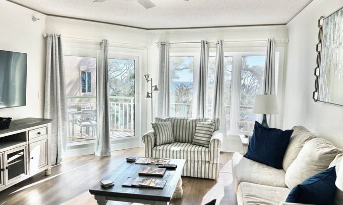Palmetto Dunes Condo | Palmetto Dunes! Direct Ocean & Pool Views, Sofa Bed, Jacuzzi Tub