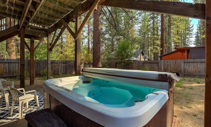Al Tahoe House | Paloma Place - Hot Tub | Game Room | Pool Table