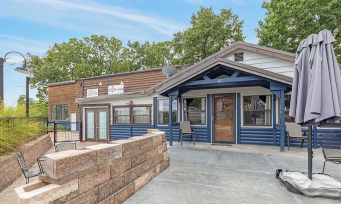 Kimberling City House | Panacea Boathaus Lodge - Outdoor Pool, Boat Slips
