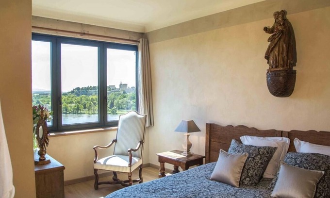 Villeneuve-les-Avignon Bed & Breakfast | Panoramic Suite with river view