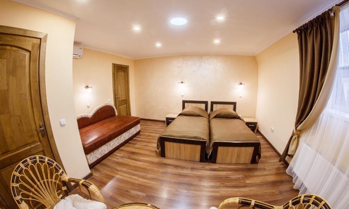 Kamenets-Podol'skiy Apartment | Panorama Apart-Hotel