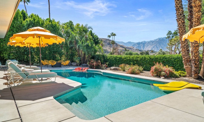 Palm Springs House | Panorama Palms: Mid mod vibes with panoramic views