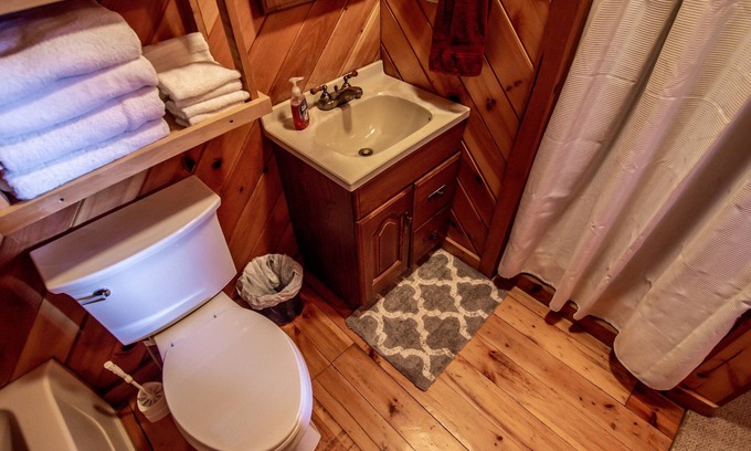 Blue Ridge Cabin | Panoramic mountain views with wrap around porch.