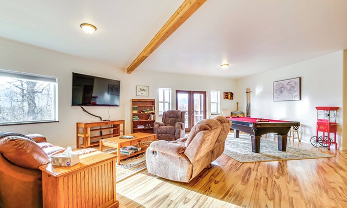 Butte House | Panoramic Mtn Views: 5-Acre Escape in Palmer!