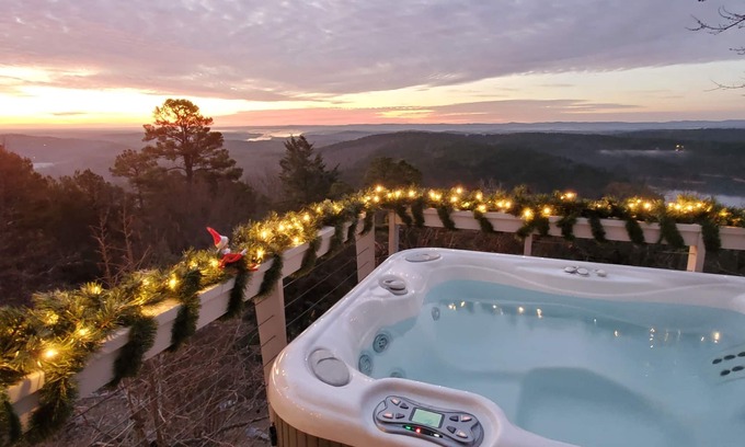 Hot Springs Village House | Panoramic Vistas Beautiful Contemporary Mountain Retreat for 1-8 Nature Lovers!