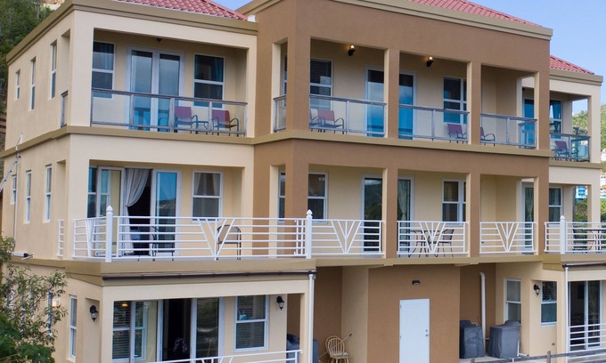 Horsepath Villa | Panoramic View-City View Luxury Villa 1