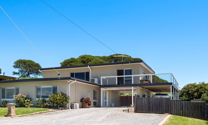 Portarlington House | Panoramic Views - Newly renovated with breathtaking panoramic views of the bay.