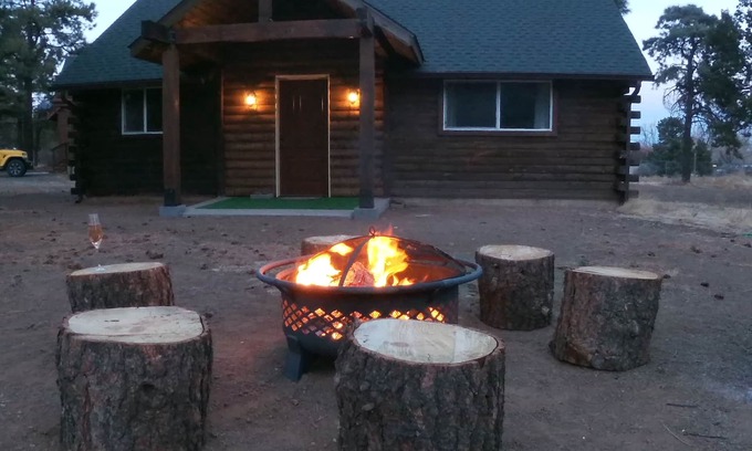 Flagstaff Cabin | Papa's House - secluded gateway