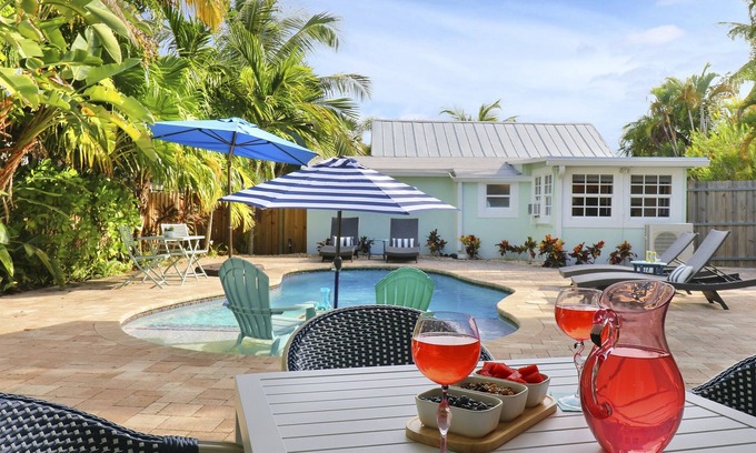La Hacienda House | Paradise Breezes & Cottage House, Delray Beach