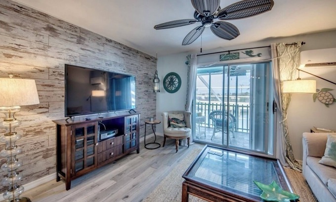 Saint James City Condo | Paradise on the water w/a pool & great fishing!