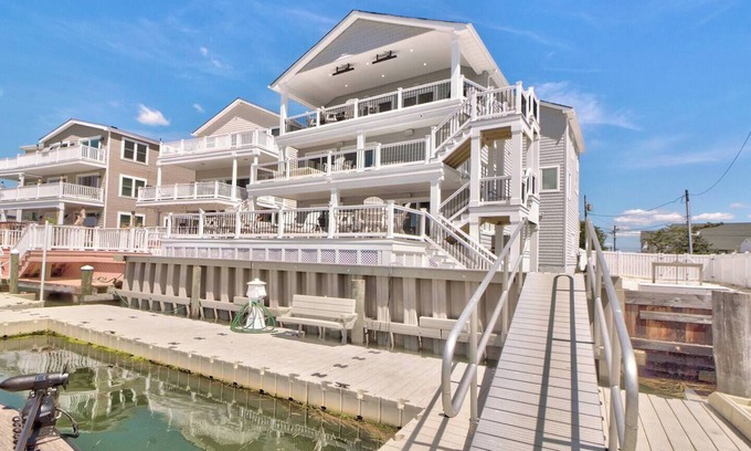 Brigantine House | Paradise on the Bay! 3 DAY & WEEKLY! ELKS MEMBERS WELCOME! Linens Provided