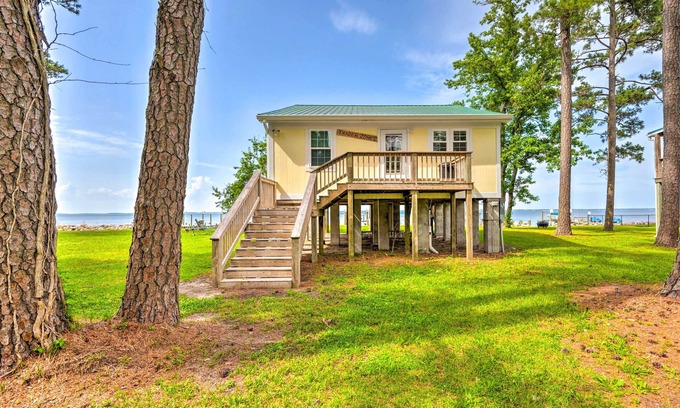 Hobucken House | 'Paradise Point' Pamlico River Home w/Dock & View
