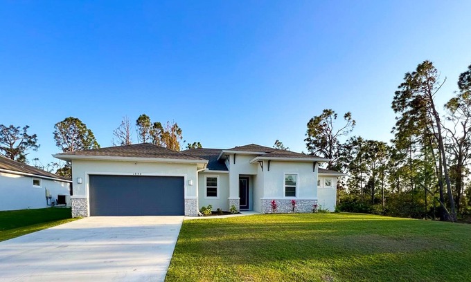 North Port House | Paradise Springs: new 2023 spacious luxury perfect home!
