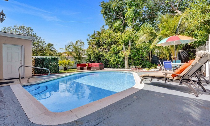 Hallandale Beach Villa | Paradise Villa with Heated Pool and close to Beach