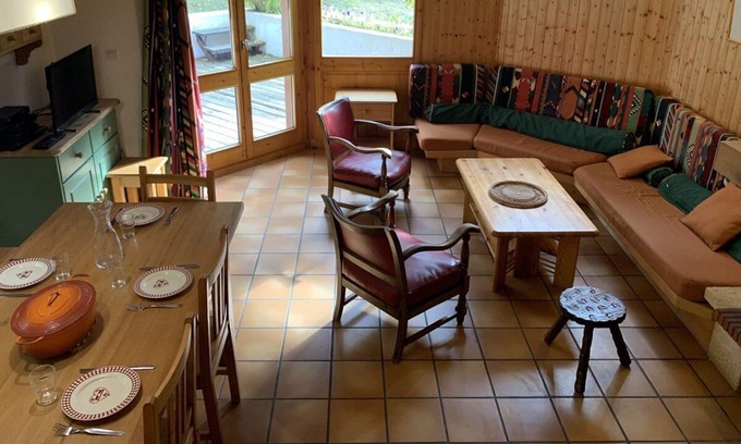 Plan Peisey Ski Chalet | Paradiski calm and closed to the slopes plan peisey