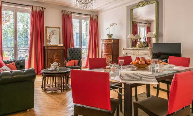 Bonne-Nouvelle Apartment | PARIS HISTORIC