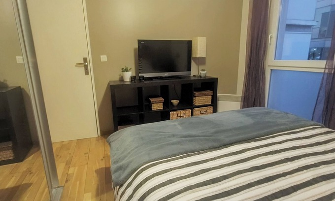 Saint-Denis Apartment | PARIS/Large family Apartment (3 bedrooms + 2 bathrooms)