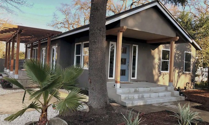 Paso Robles House | Park and 8th-Just 3 blocks to Downtown Paso!