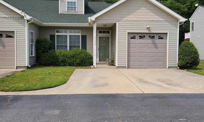 Cape Charles Condo | Park Place - Comfy Condo Close to Beach
