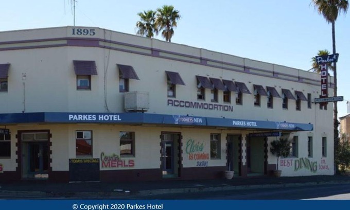 Parkes Hotel | Parkes Hotel