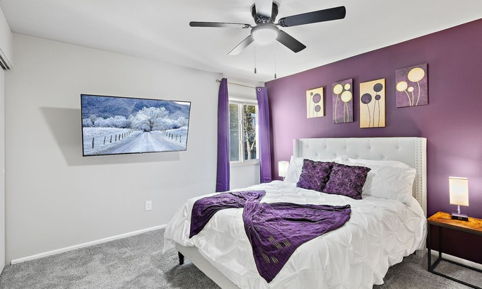 Towson House | Parking Netflix Heart of Towson Self Check-In