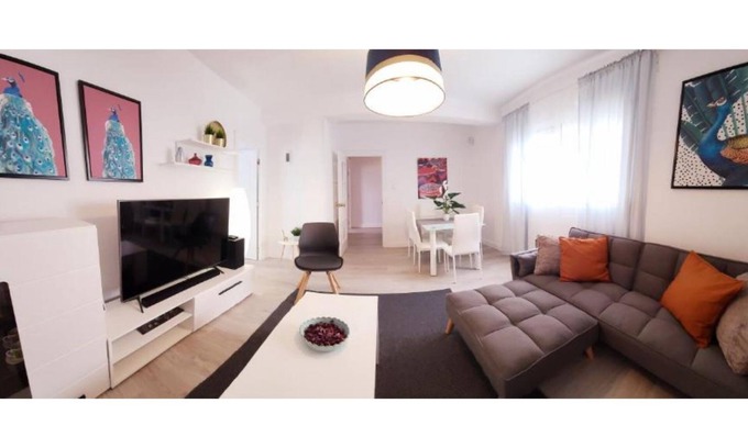 Almeria Centro Apartment | Parking y Netflix