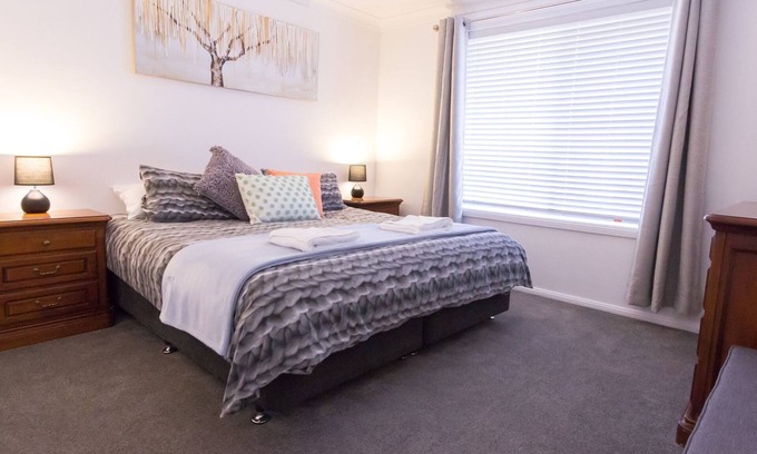 Central Mudgee House | Parklane Town House Mudgee