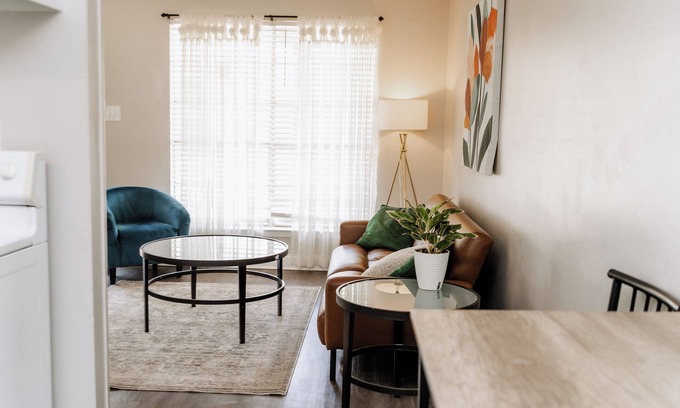 East Memphis House | Parkside | Comfy King Beds Near Broad Ave & Overton Park