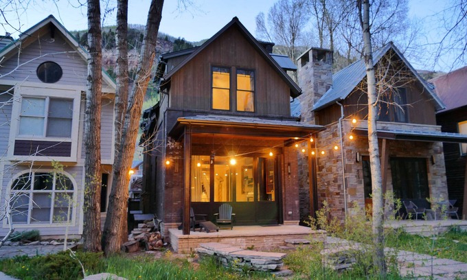 Telluride House | PARKSIDE RETREAT - Amazing home with hot tub across from Town Park