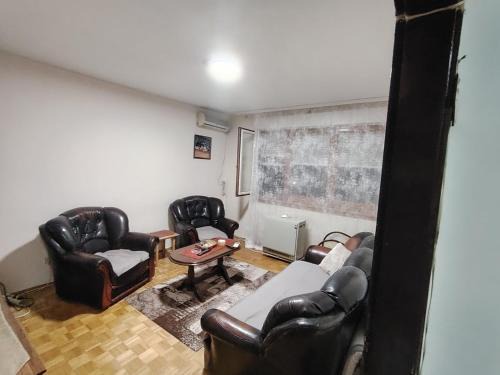 Mladenovac Apartment | Partenon