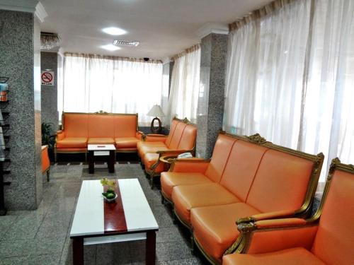 Al Muraqqabat Apartment | Partition Rooms in Hotel Apartment