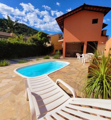 Guarda do Embau House | Partiu Praia SC piscinas privativas, ar condicionado, internet, próximo ao mar e centrinho três minutos a pé