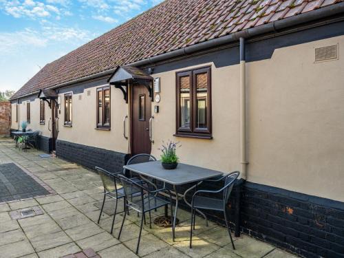 Colchester Apartment | Partridge - Uk48173
