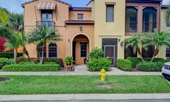 Biggar House | Paseo Grande 3 Bedroom Resort Oasis