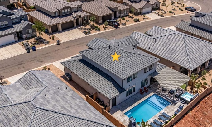 Washington House | Paseos Retreat: 2 Luxury Homes w/Pool, Hot Tubs, Game Rooms, & Resort Access