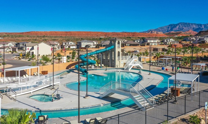 Washington House | Paseos Retreat | Sleeps 29, Private Pool, Hot Tub, BBQ, Ping Pong Table, Gaming Consoles and more!