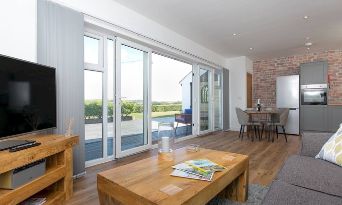 Rhosgoch House | Pass the Keys | Adorable 1 bedroom Country Cottage couples/singles