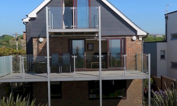 Hastings House | Pass the Keys | Beachfront Bliss at Laughing Water