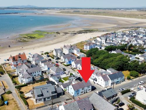 Rhosneigr House | Pass the Keys Breeze Cottage 2 bed Beach property