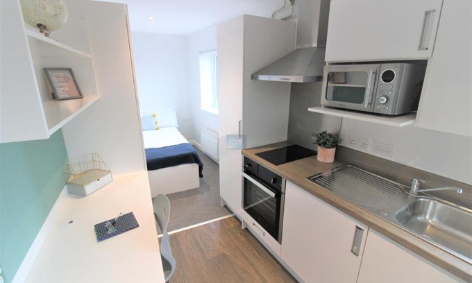 Lincoln Apartment | Pass the Keys Centrally located studio Flat