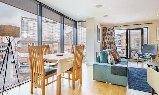 Cathedral Quarter Apartment | Pass the Keys City Centre Incredible 2BR Corner Apt with Balcony