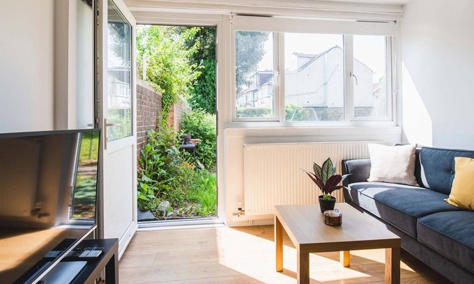 Tottenham Green Apartment | Pass the Keys | Convenient and Tranquil Flat in Seven Sisters