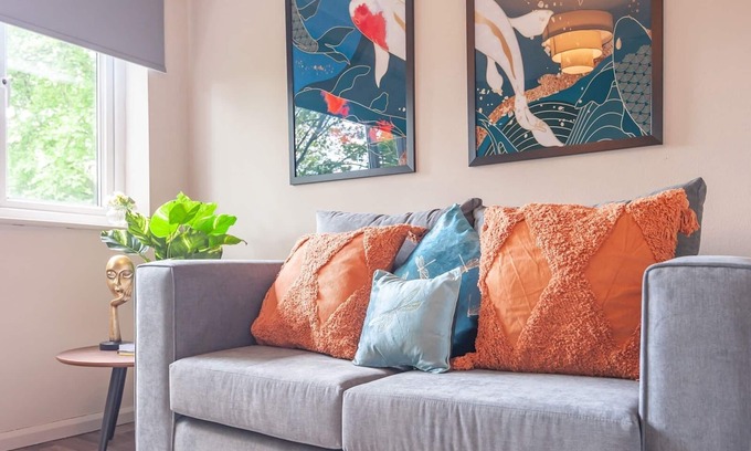 Leeds Apartment | Pass the Keys | Couple’s Haven on the Banks of the River Aire