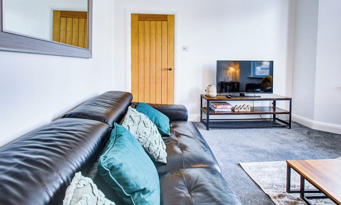 Southend-on-Sea House | Pass the Keys | Beautiful large modern house in Southend