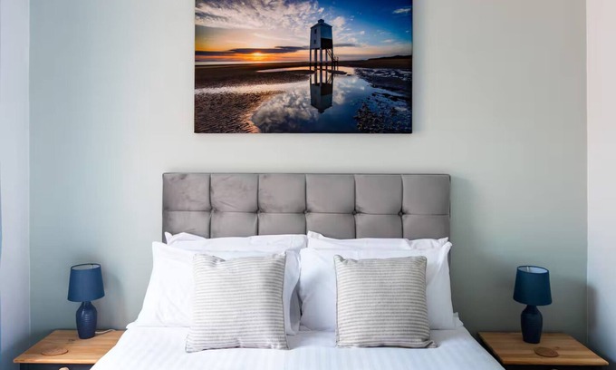 Burnham-on-Sea Apartment | Pass the Keys | Stylish 2 Bed Flat near Beach+M5