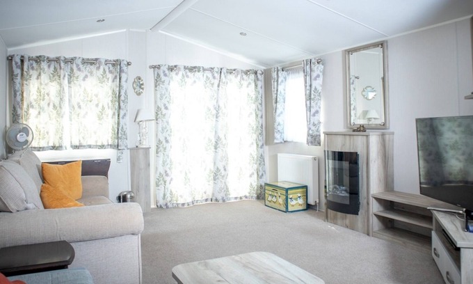 Minster on Sea House | Pass the Keys | Sheerness Holiday Caravan for 6