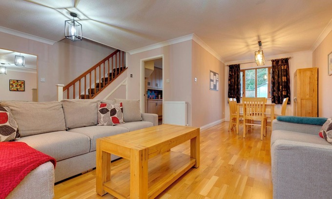 Cambridge House | Pass the Keys | Spacious Modern Home near River Cam | Free Parking